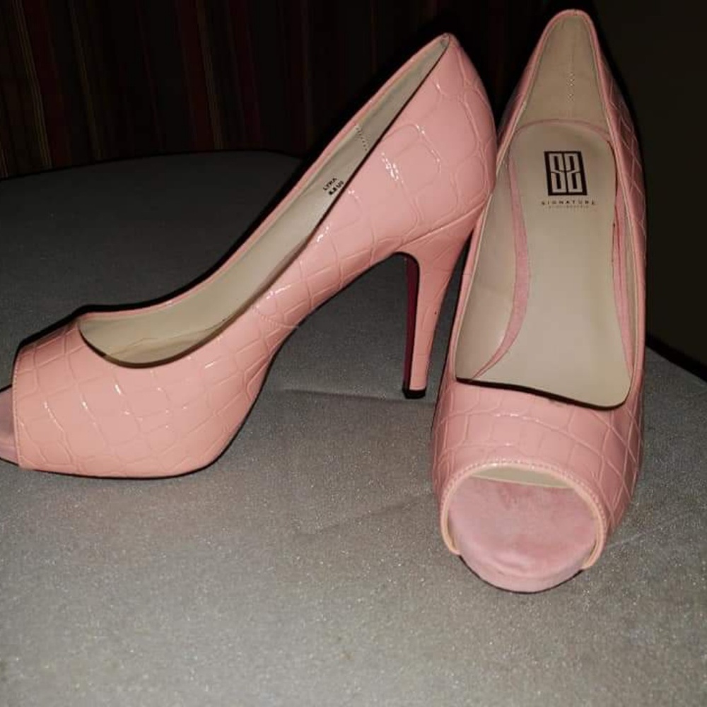 Peach color